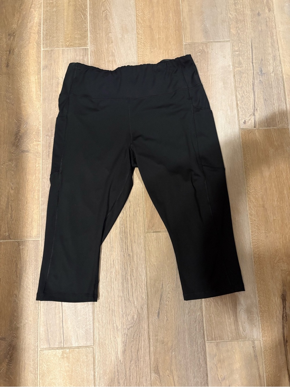 Avia Black Capri Leggings